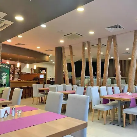 Aspen Mountain Retreat At Aspen Golf & *